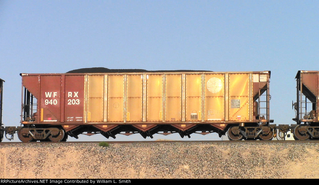 WB Unit Loaded Hooper Frt at Erie NV W-Pshr -7